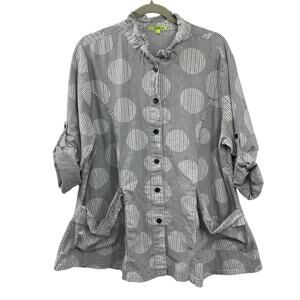 Trisha Tyler Tunic Size 1X Light Blue stripe Circles Wired Collar Button Up